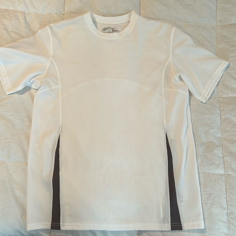 Never been worn, men’s Fitness Gear T-shirt. Size medium.